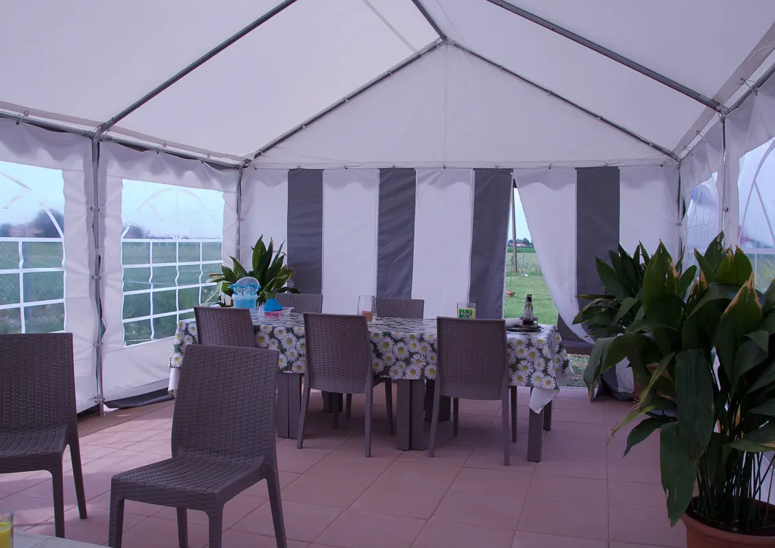 Feste in giardino: il gazebo piccolo