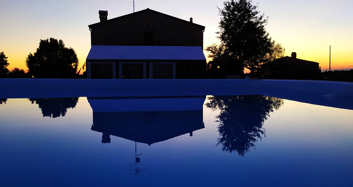 La piscina del B&B Il Frattiero vista dall'alto